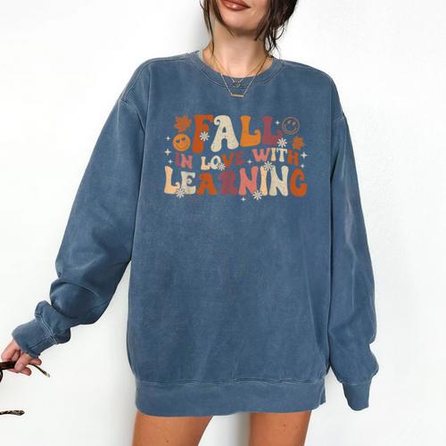 Fall In Love With Learning Autum Thanksgiving Teacher Kids Comfort Colors Sweatshirt - teacherstshirts.com UK