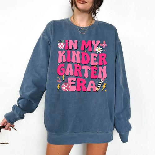 In My Kindergarten Era Girl Back To School Kinder Teacher Comfort Colors Sweatshirt - teacherstshirts.com AU
