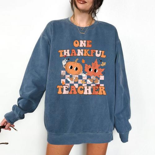 One Thankful Teacher Fall Leaves Thanksgiving Retro Comfort Colors Sweatshirt - teacherstshirts.com