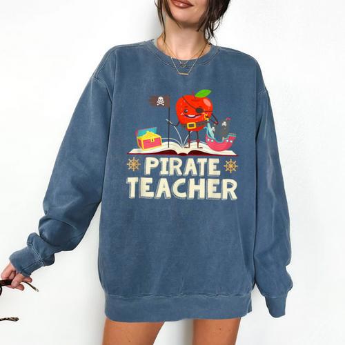 Pirate Teacher Men Women Kids Comfort Colors Sweatshirt - teacherstshirts.com DE