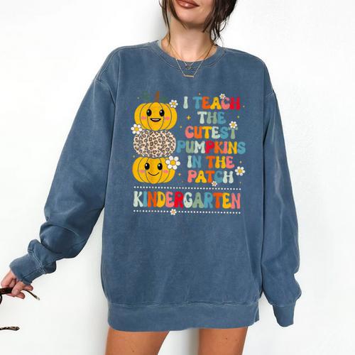 I Teach The Cutest Pumpkins Kindergarten Teacher Halloween Comfort Colors Sweatshirt - teacherstshirts.com AU