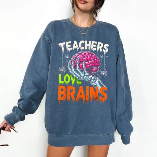 Teachers Love Brains Halloween 2025 Skeleton Costume Comfort Colors Sweatshirt - teacherstshirts.com DE