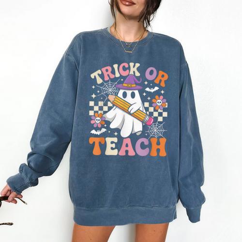 Trick Or Teach Groovy Teacher Halloween Retro Ghost Comfort Colors Sweatshirt - teacherstshirts.com AU