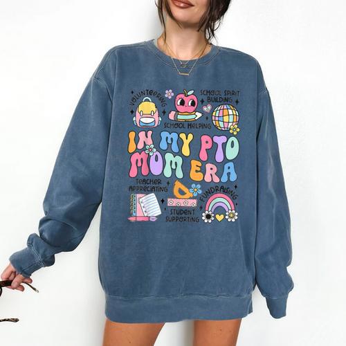 Retro In My PTO Mom Era Parent Organization Team Teacher Comfort Colors Sweatshirt - teacherstshirts.com AU