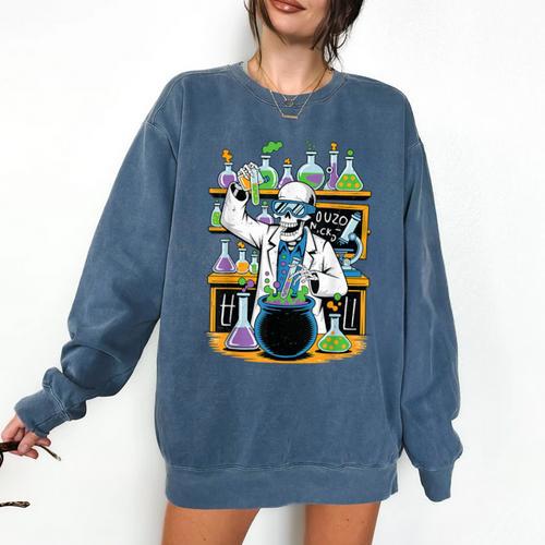 Skeleton Mad Scientist Halloween Costume Science Teacher Comfort Colors Sweatshirt - teacherstshirts.com UK