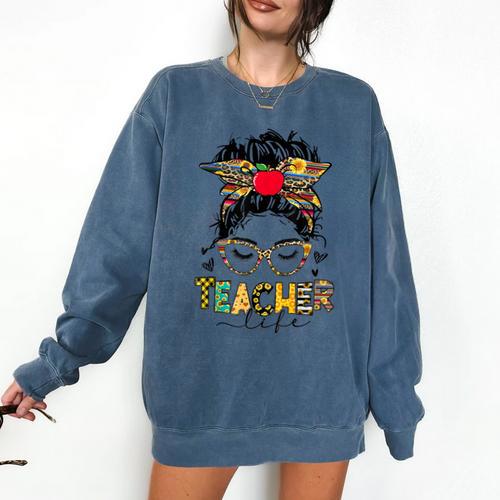 Teacher Life Messy Bun Glasses Leopard Sunflower Comfort Colors Sweatshirt - teacherstshirts.com DE