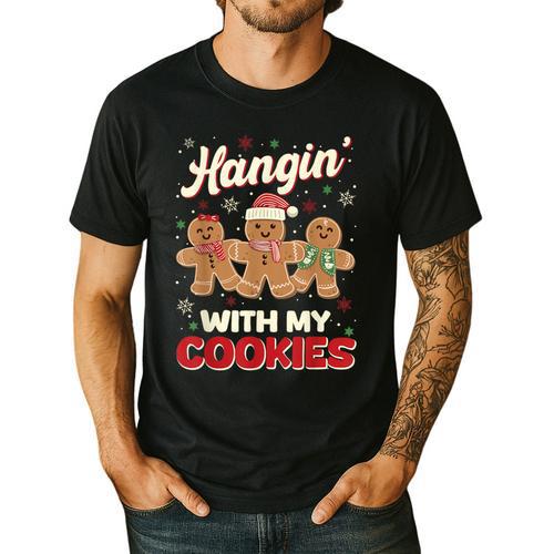 Hangin With My Cookies Gingerbread Man Xmas Teacher Men's Casual T-Shirt - teacherstshirts.com DE