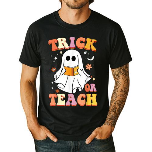 Retro Vintage Groovy Trick Or Teach Teacher Halloween For Men Women Kids Men's Casual T-Shirt - teacherstshirts.com