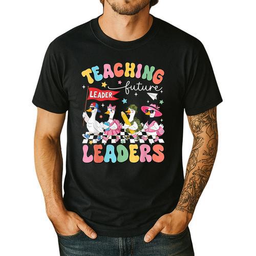 Teaching Future Leaders Groovy Teacher Back To School Men's Casual T-Shirt - teacherstshirts.com