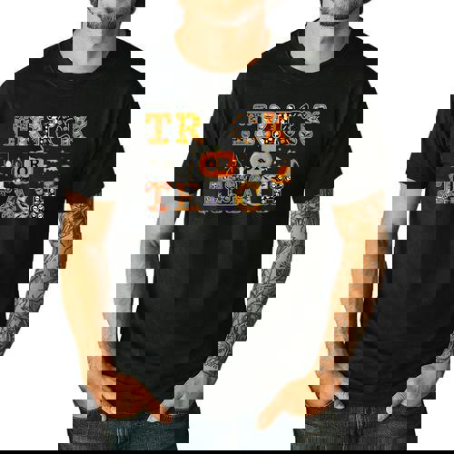 Trick Or Teach Funny School Teacher Halloween Costume Men&#x27;s Casual T-Shirt - teacherstshirts.com