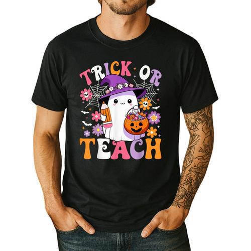 Trick Or Teach Groovy Teacher Ghost Halloween Teacher Men's Casual T-Shirt - teacherstshirts.com UK