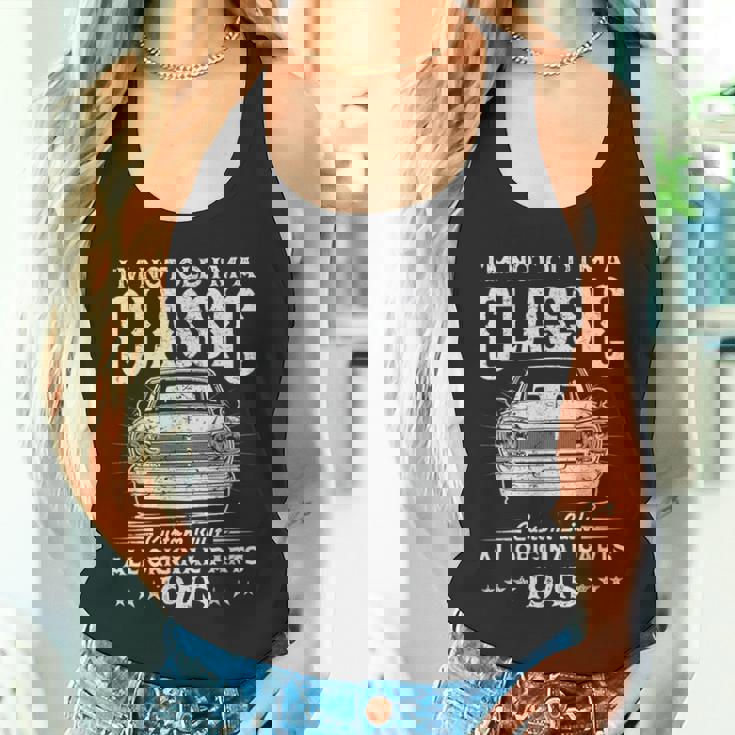 81 歳のギフト ヴィンテージ クラシック カー 1945 81 歳の誕生日 タンクトップ