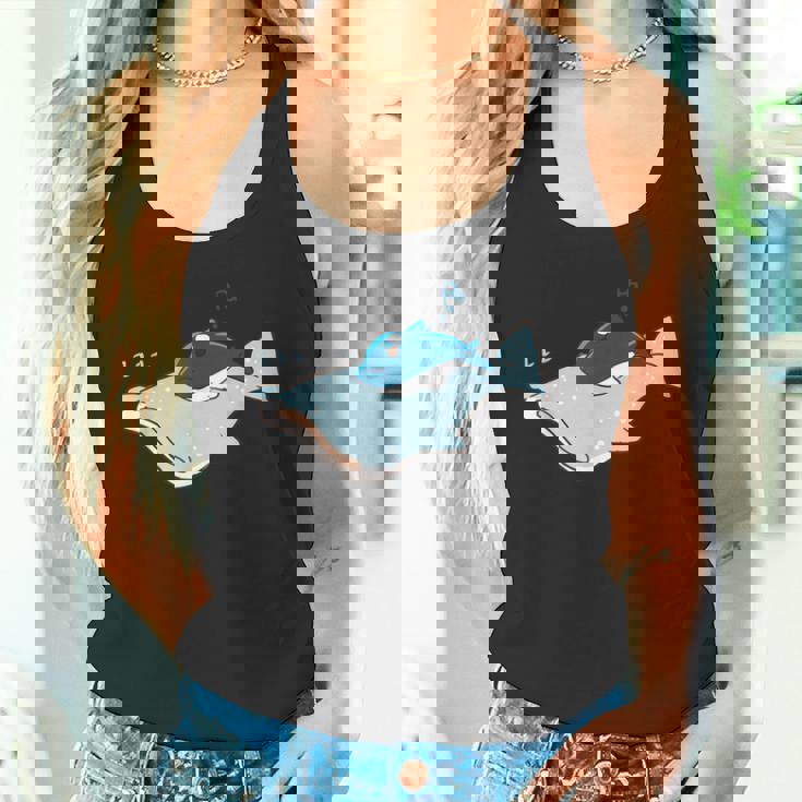 かわいい カワイイ アニメ 眠っているサメ ジンベイザメ 日本語 タンクトップ