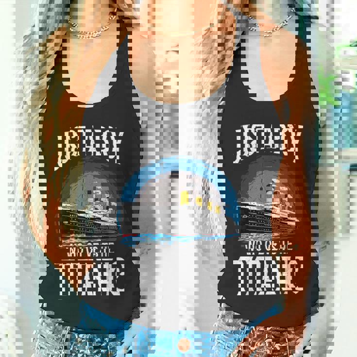 タイタニック号を愛する少年 ヴィンテージ船 タイタニック愛好家 タンクトップ