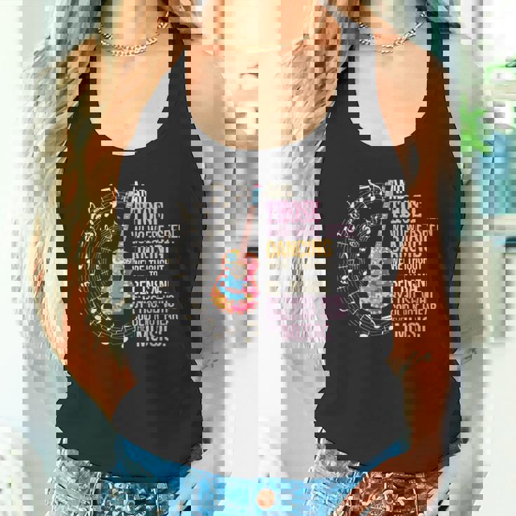 ヒッピーギターと平和の踊りを見た者たち タンクトップ