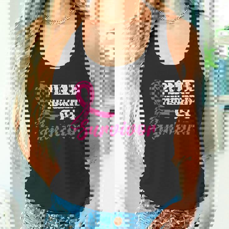 生存者の乳がん啓発の誇り高き夫。 長袖tシャツ タンクトップ