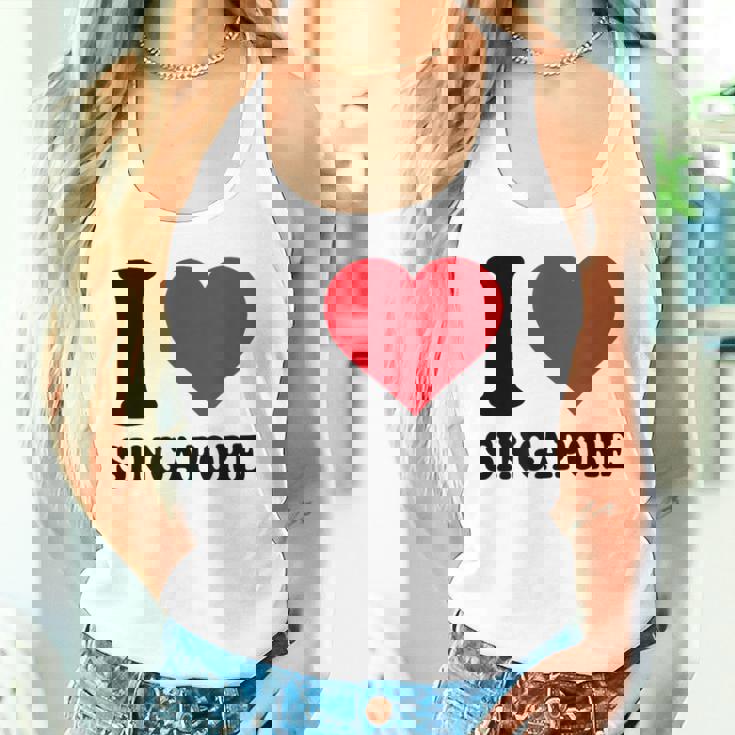 シンガポールへの愛をシンプルに伝える一枚 タンクトップ