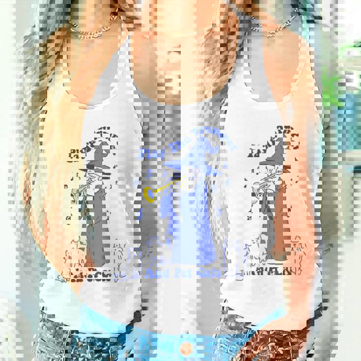 トランペットとペットの猫を弾く タンクトップ