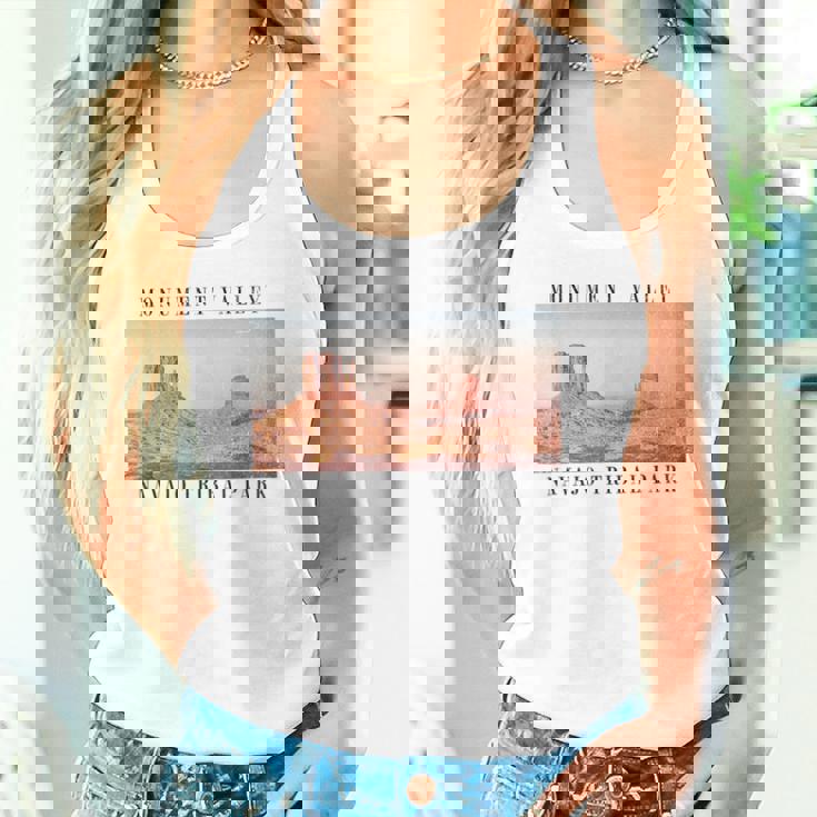 モニュメントバレー ナバホ族公園 アリゾナ ユタ州 タンクトップ