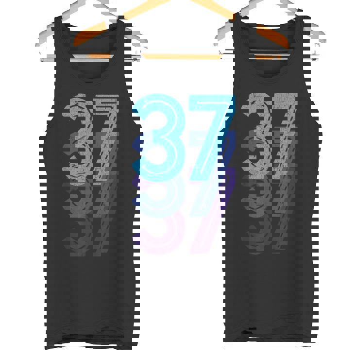 37ラッキーナンバー37歳誕生日スポーツチーム タンクトップ