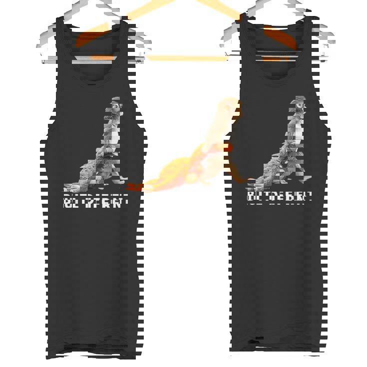 Punch The Monkey Built Different 3 ホワイトテキスト タンクトップ