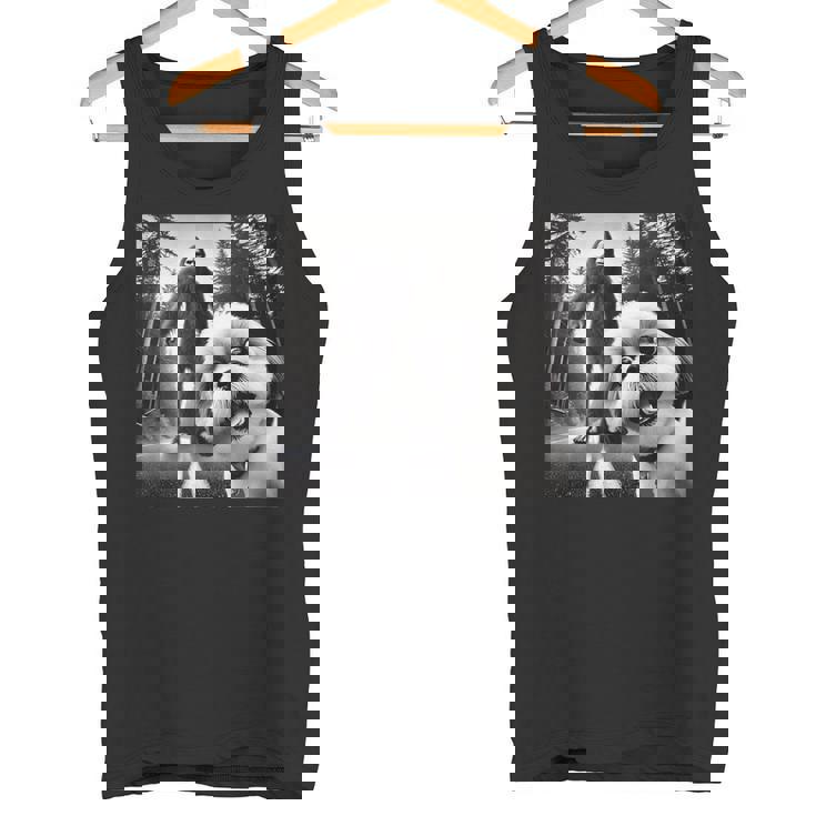 シーズーとビッグフットの森の冒険 タンクトップ