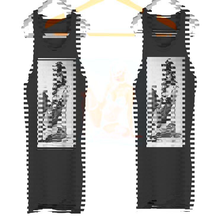 セクシーガールグラフィックtシャツ-猫マスクv2のセクシーなピンナップガール タンクトップ
