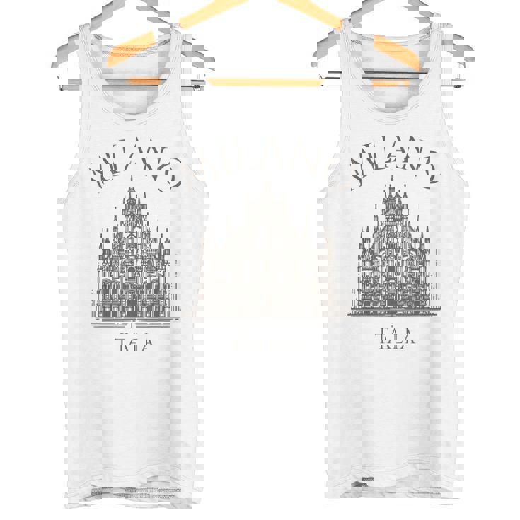 ミラノ イタリア ドゥオーモ 大聖堂 建築 イタリア タンクトップ