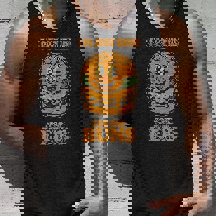 Burger Buddies 「I'm Just Here For The Buns」バーガー タンクトップ 彼への贈り物