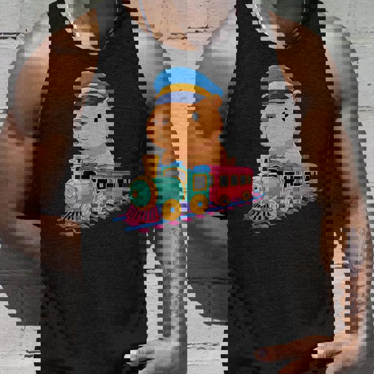 Capybara Riding Train Cute Kawaii Cartoon Rail Adventure タンクトップ 彼への贈り物