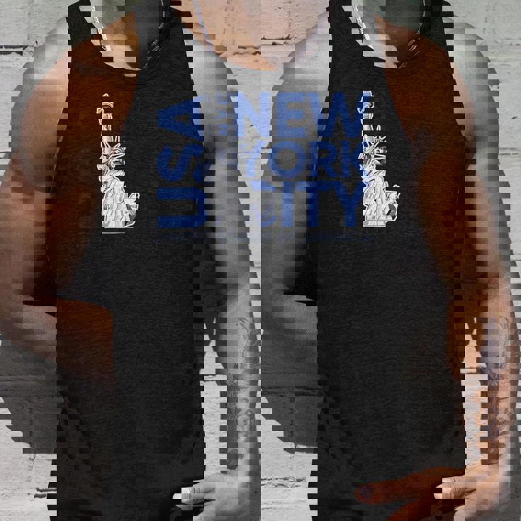 Cool Nyc New York Citytatue Of Liberty With Usa Flag タンクトップ 彼への贈り物