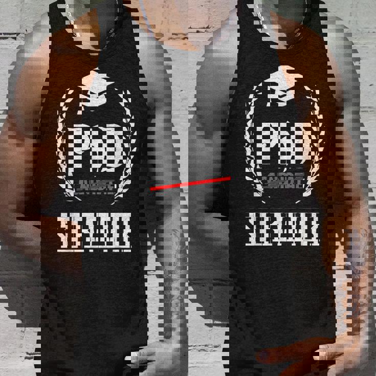 PhdurvivorFor Graduationtudent タンクトップ 彼への贈り物