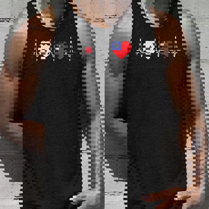 Japanese Flag Taiwanese Flag Heart 台湾の遺産 台湾のルーツ 日本の国旗 台湾の国旗 タンクトップ 彼への贈り物