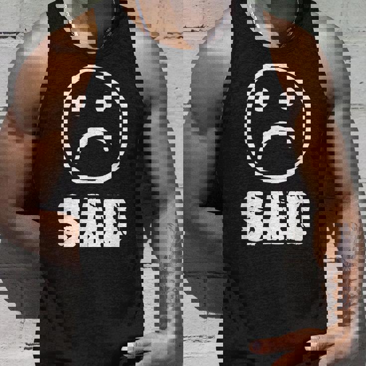 Sad 季節 愛情障害 悲しみ うつ病 エモ パンク タンクトップ 彼への贈り物