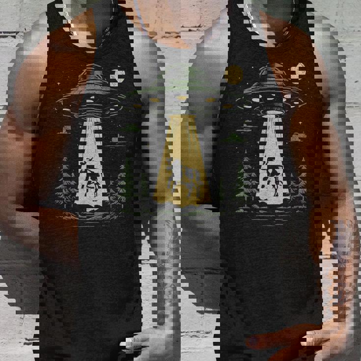 Ufo 牛誘拐デザイン タンクトップ 彼への贈り物