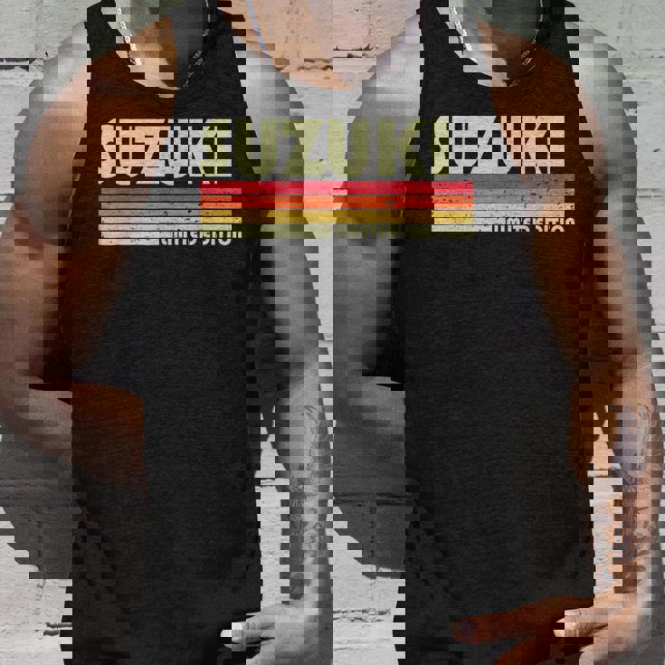 【 鈴木 すずき スズキ 】名字 家族お揃い ギャグ ネタ ウケ狙い 贈り物 ギフト 面白い おもしろ タンクトップ 彼への贈り物