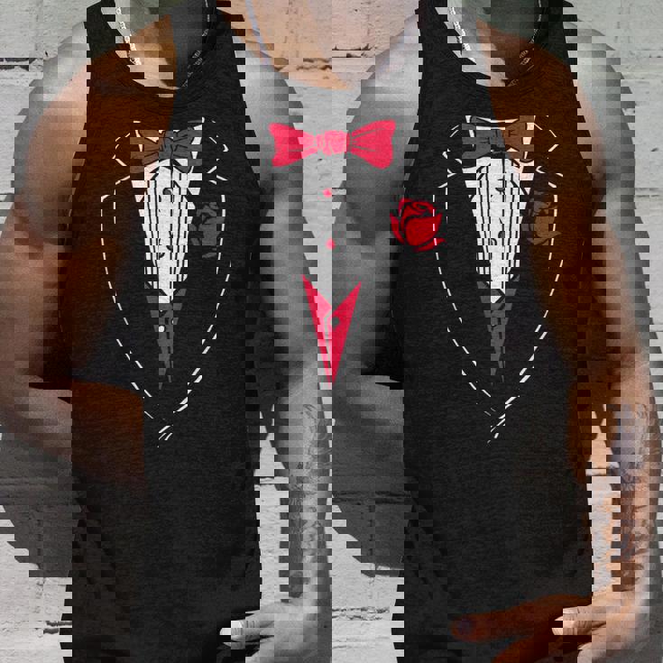 かわいいレッドパピヨンとローズのタキシード。 タンクトップ 彼への贈り物