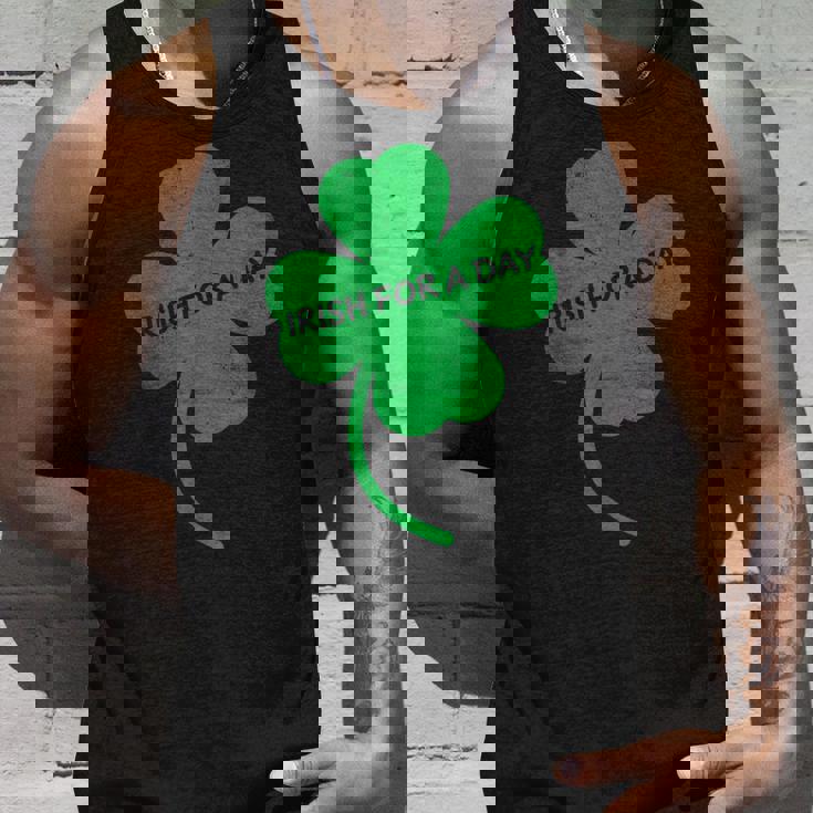 アイリッシュ・フォー・ア・デイ 聖パトリックの日のシャムロック・アイルランドの衣装 タンクトップ 彼への贈り物