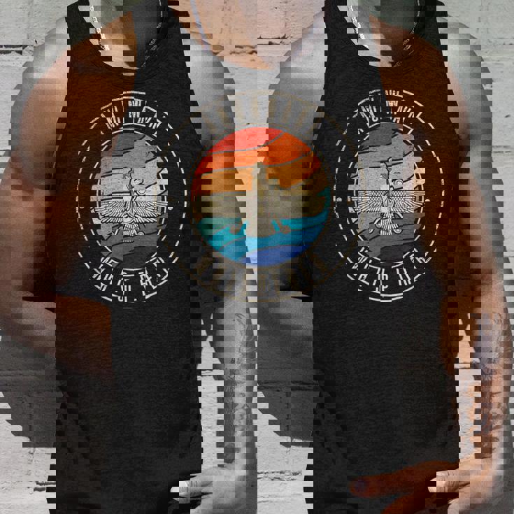 アヌンナキささやき。 タンクトップ 彼への贈り物