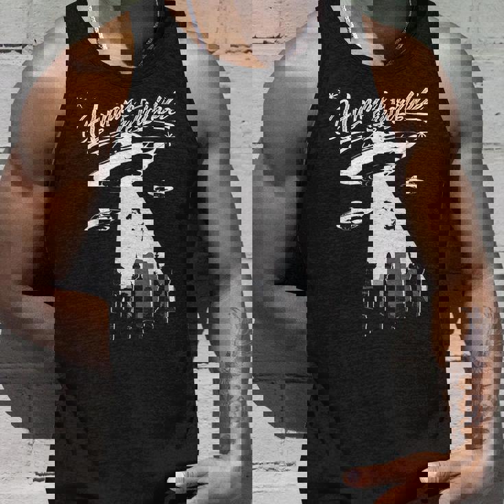 エイリアン誘拐 Ufo Humans Are Terrible タンクトップ 彼への贈り物