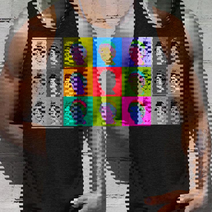 エリザベス 9 正方形タイル ポップアート イギリスの女王 タンクトップ 彼への贈り物