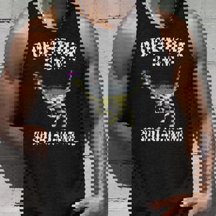 オビラプトルは俺の精霊動物恐竜好き タンクトップ 彼への贈り物