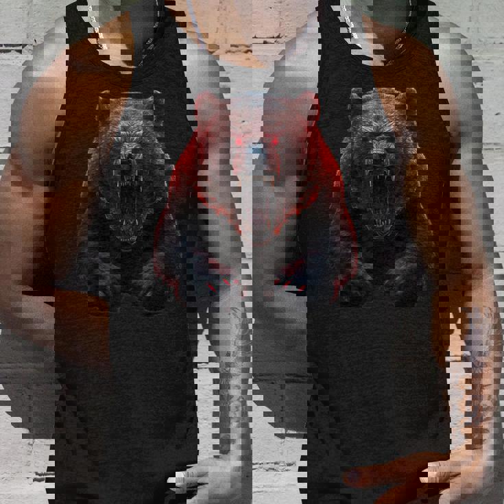 クマ、怒ったグリズリーベア、危険なホラーベア タンクトップ 彼への贈り物