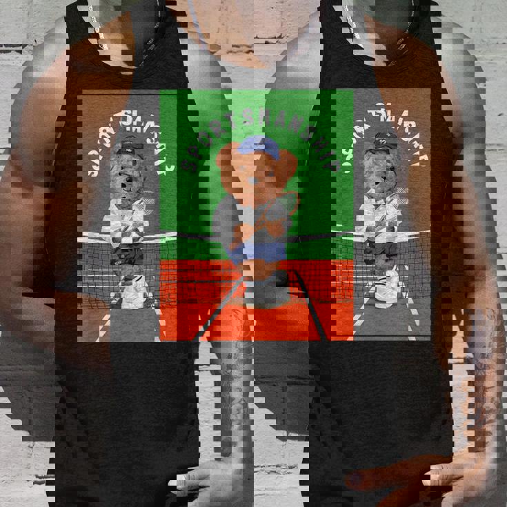 クールなテディベア テニス イラスト グラフィックデザイン タンクトップ 彼への贈り物