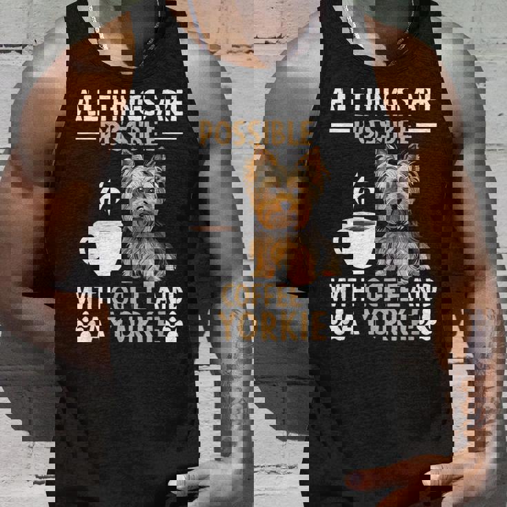 コーヒーとヨーキー ヨークシャー テリアでできるすべてのこと タンクトップ 彼への贈り物