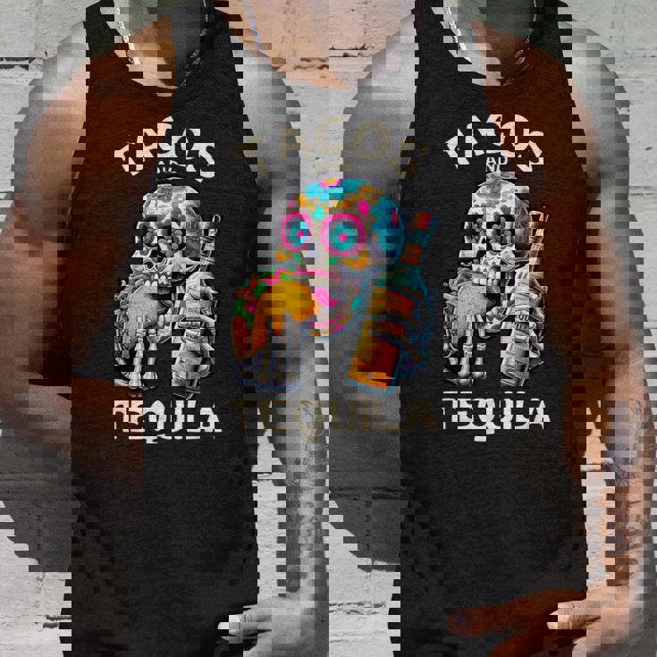 タコスとテキーラ キャンディスカル シンコ・デ・マヨ ロス・ムルトス タンクトップ 彼への贈り物