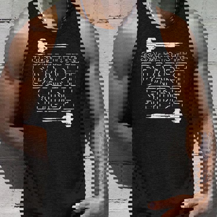 メンズ ダーツボード ダーツボード 面白いことわざダーツスポーツ タンクトップ 彼への贈り物