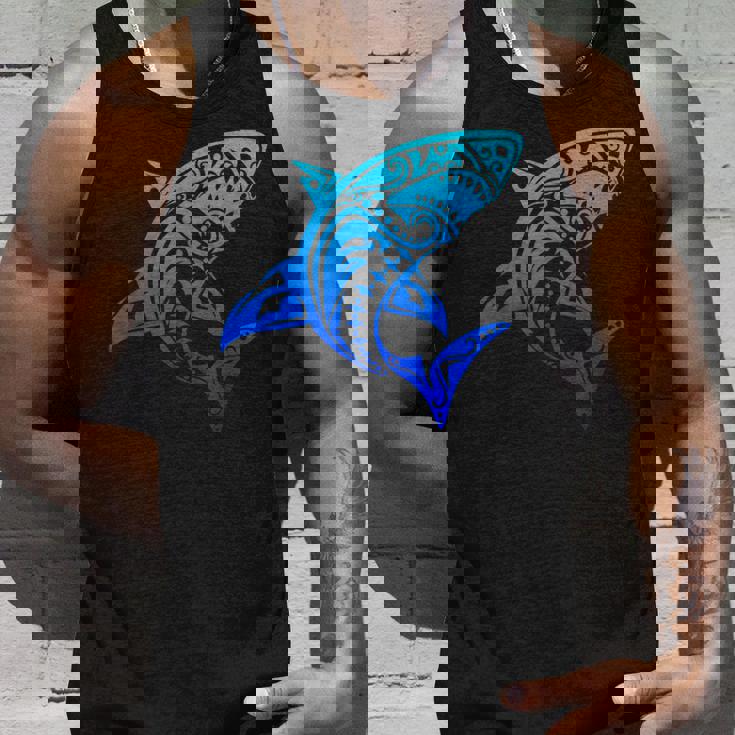 ハワイアン トライバル シャーク ポリネシアン タトゥースタイル バケーション タンクトップ 彼への贈り物