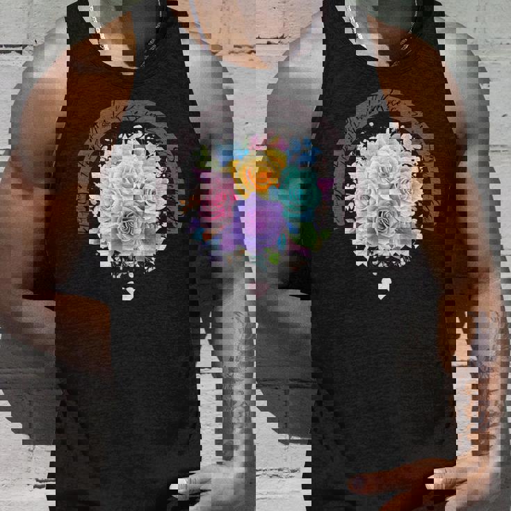 パステルレインボーローズがあらゆる色合いにハートを咲かせます タンクトップ 彼への贈り物