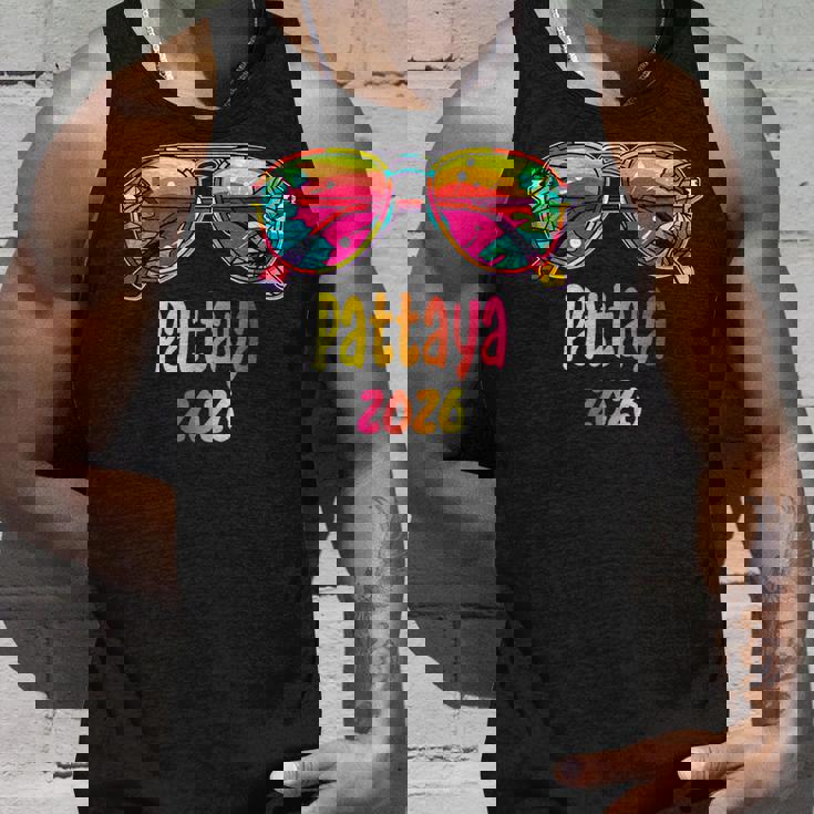 パタヤ 2026 サングラスの服装 パタヤ 2026 タンクトップ 彼への贈り物